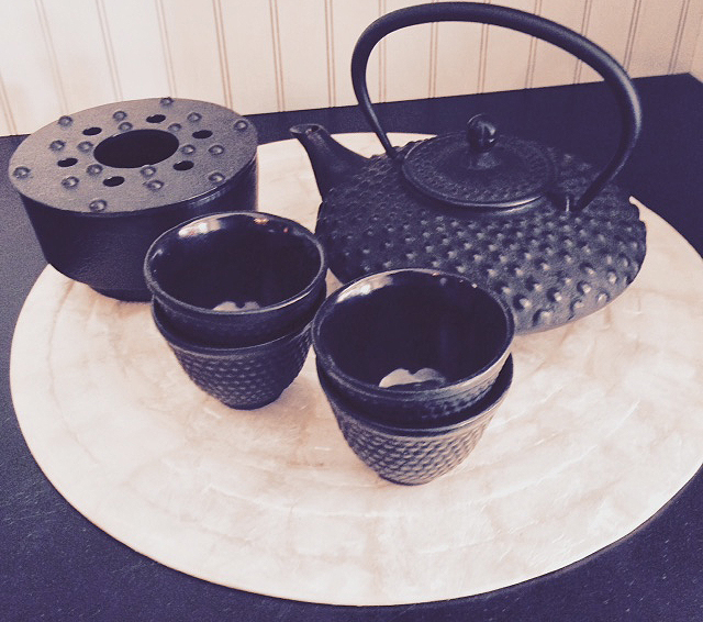 Tea pot and tea set